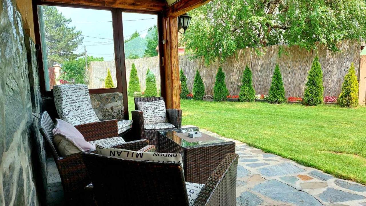 Dvor Villa Donja Toponica Стая снимка